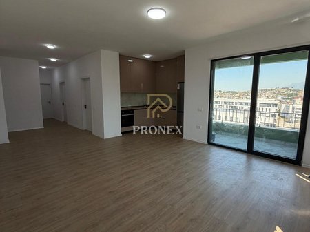 Apartament 3+1 bosh per qira tek 5 Maji, per banim ose zyra