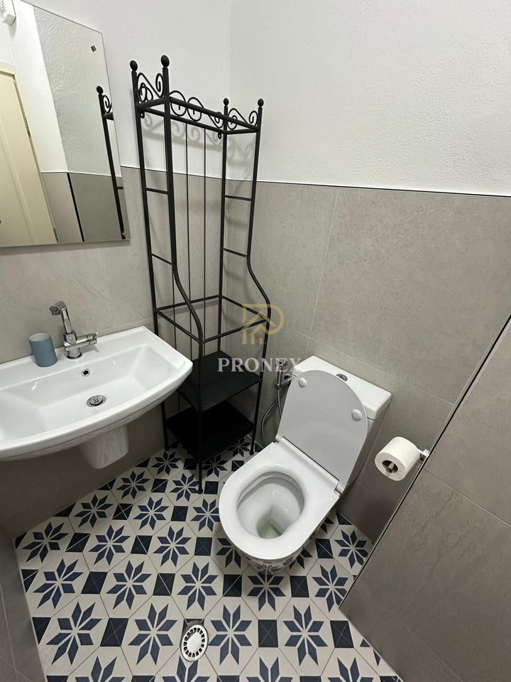 Apartament me qera 2+1 ne Myslym Shyri