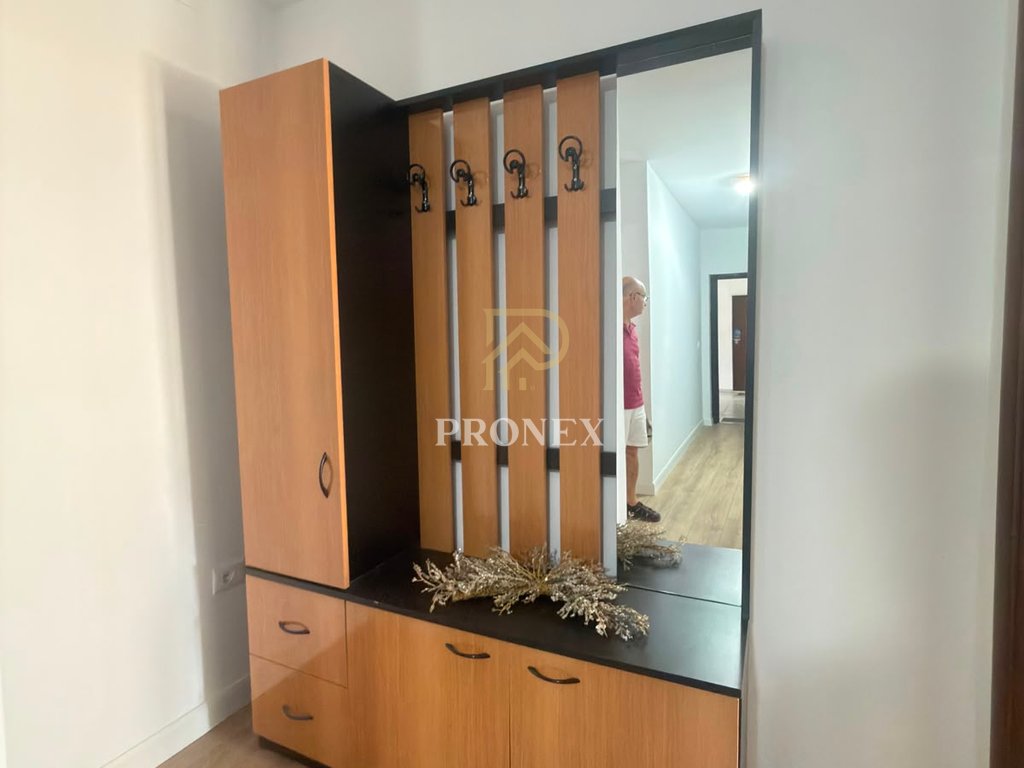 Apartament 2+1+2+Parking per qira tek Komuna e Parisit