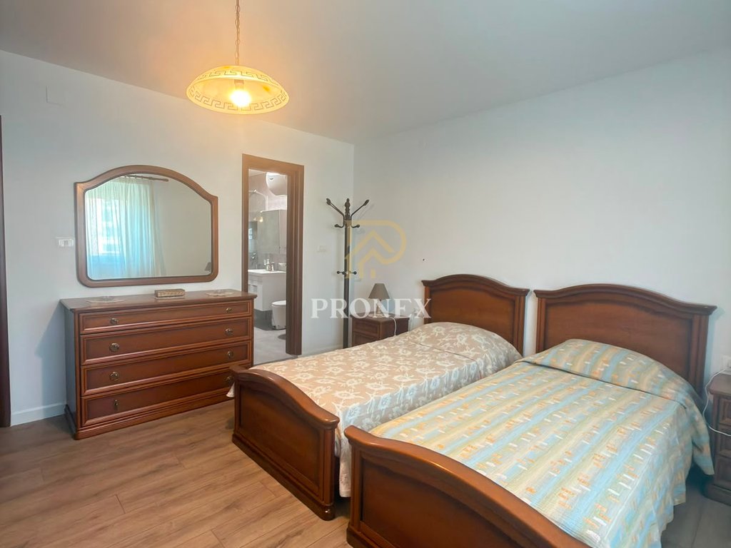 Apartament 2+1+2+Parking per qira tek Komuna e Parisit