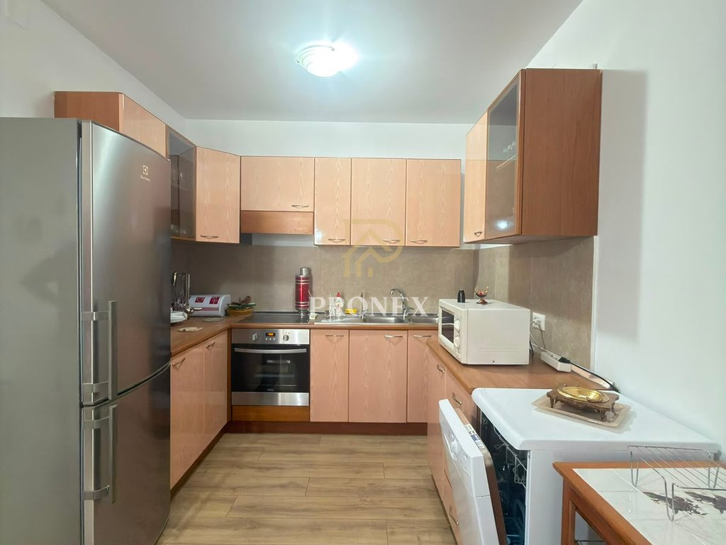 Apartament 2+1+2+Parking per qira tek Komuna e Parisit