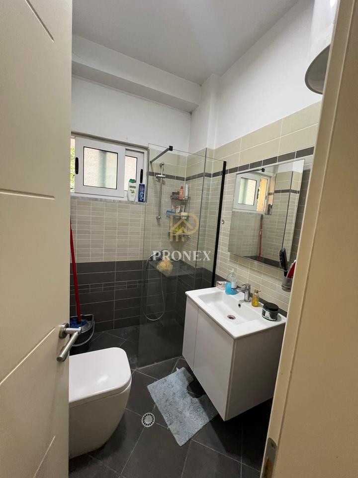 Apartament 2+1 me qira tek Komuna e Parisit, Prane Kristal Center