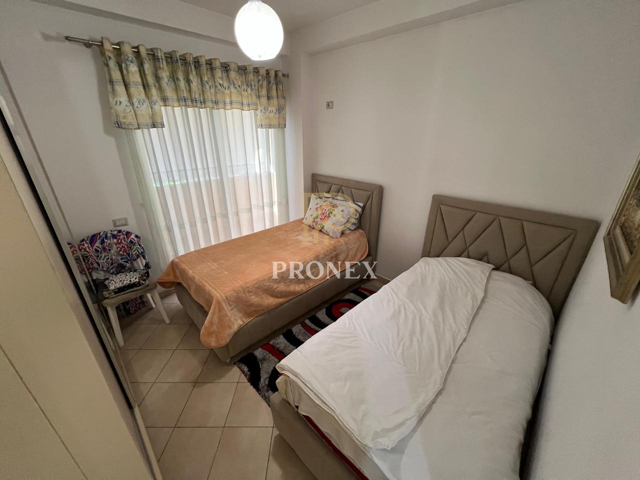 Apartament 2+1 me qira tek Komuna e Parisit, Prane Kristal Center