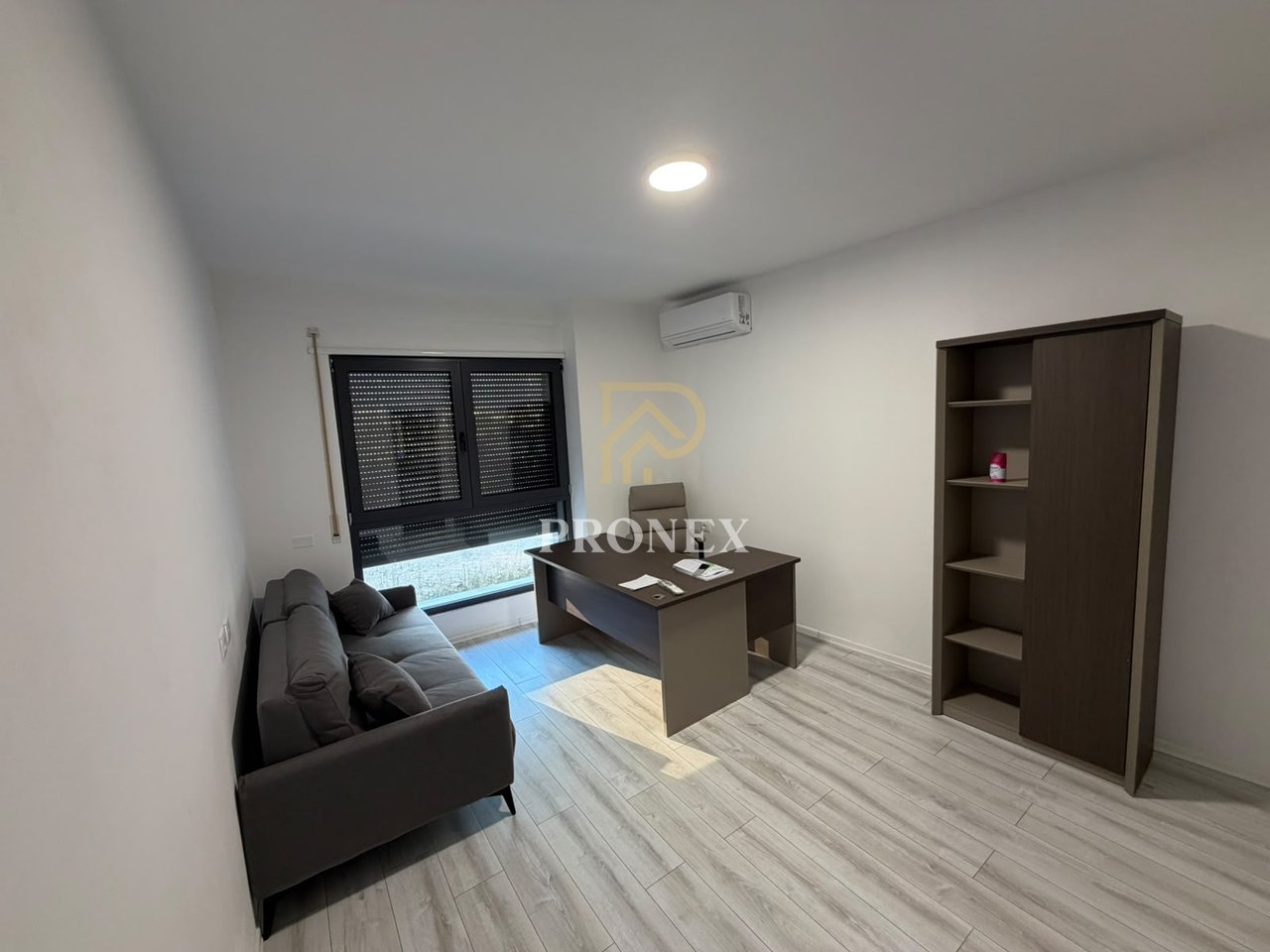 Office for rent at Bulevardi i Ri