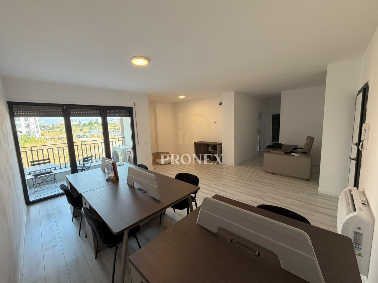 Office for rent at Bulevardi i Ri