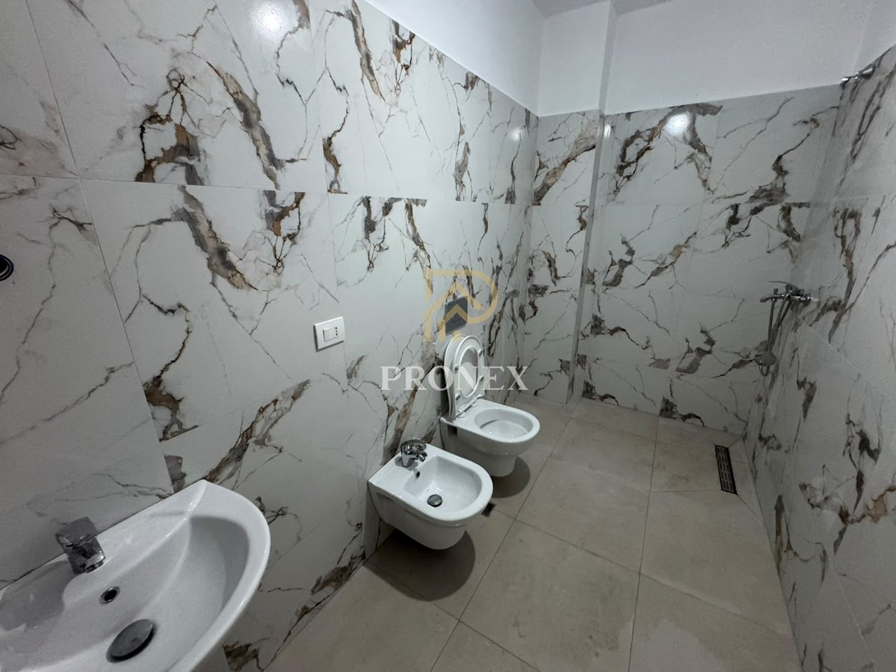 Appartamento in affitto 2+1 ad Astir