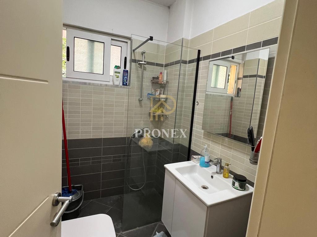 Apartament 2+1 me qira tek Komuna e Parisit, Prane Kristal Center