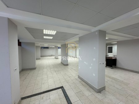Ambjent Komercial me qira në Durrës