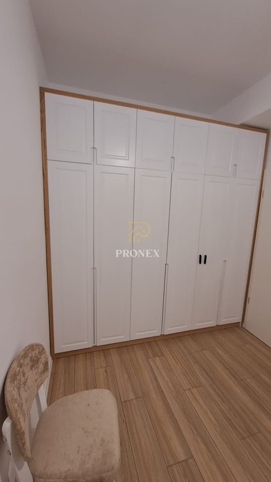 Apartament me qera 2+1 ne Ali Dem Kompleksi Mangalem