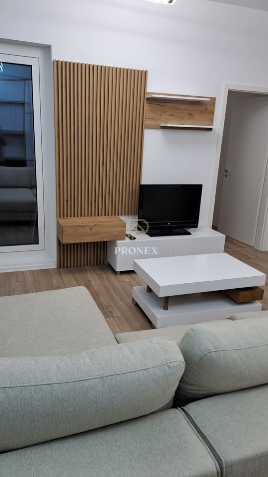 Apartament me qera 2+1 ne Ali Dem Kompleksi Mangalem