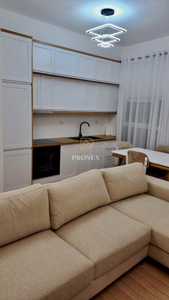 Apartament me qera 2+1 ne Ali Dem Kompleksi Mangalem