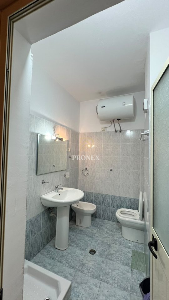 Apartament 1+1 me qira tek Rruga Fortuzi, Mbrapa Ministrise se Drejtesise