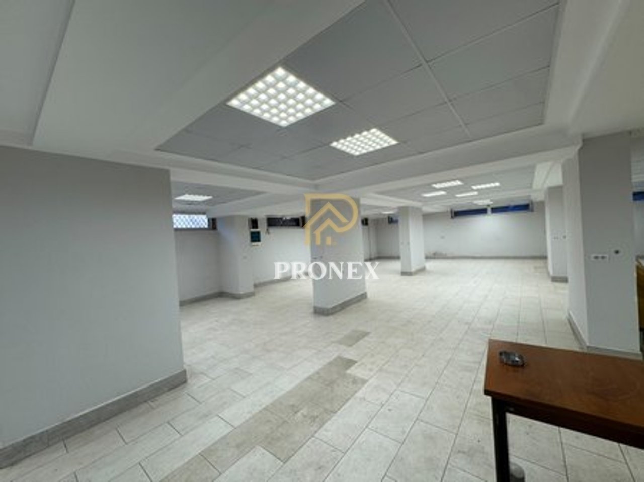 Ambient Komercial me qira në Durrës