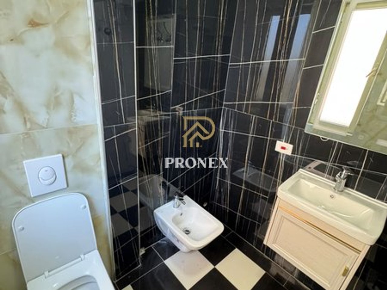Ambient Komercial me qira në Durrës