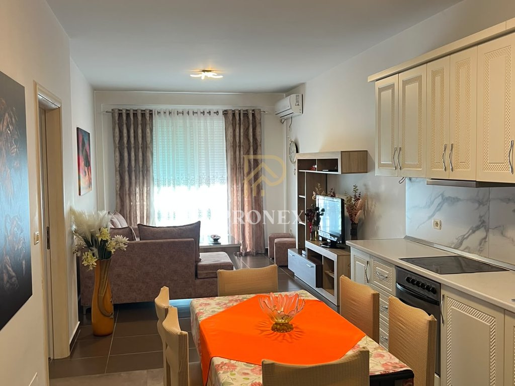 Apartament me qera 2+1 tek Liqeni i Thate