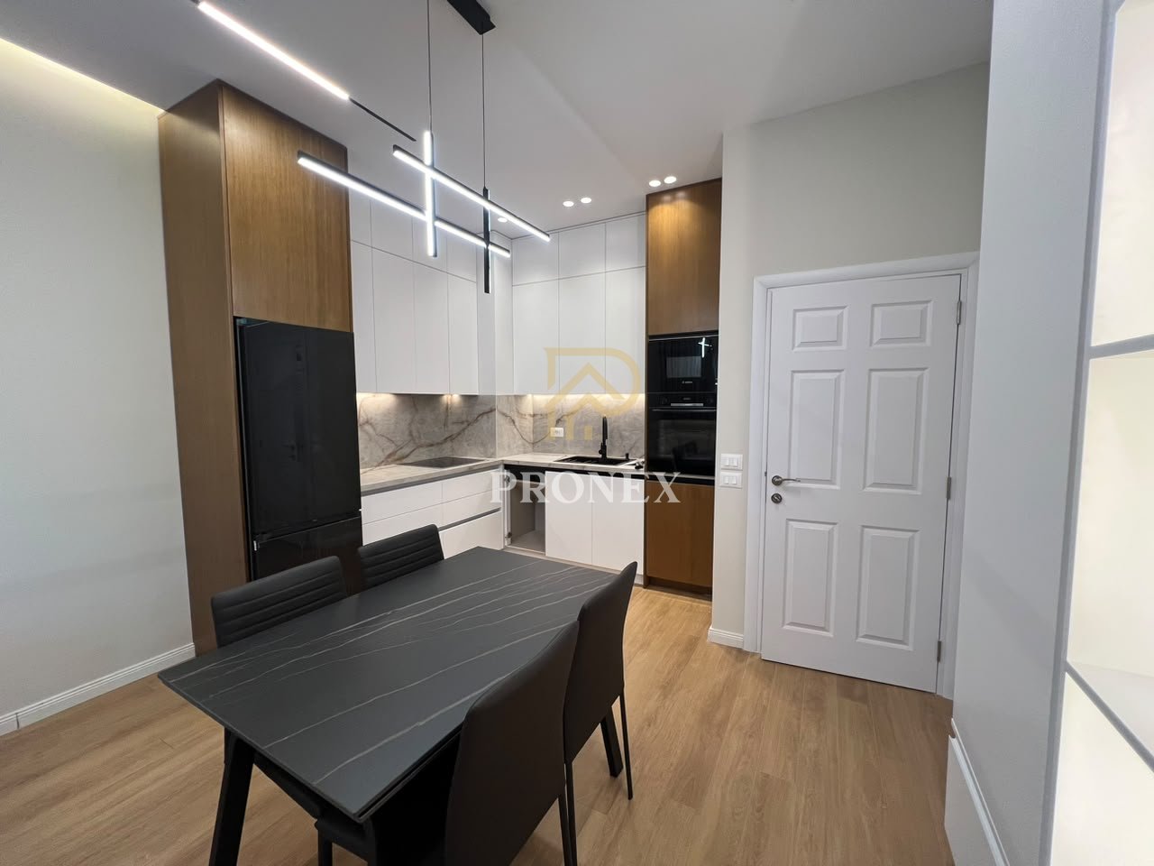 Apartament me qera 1+1 tek Rruga e Kavajes