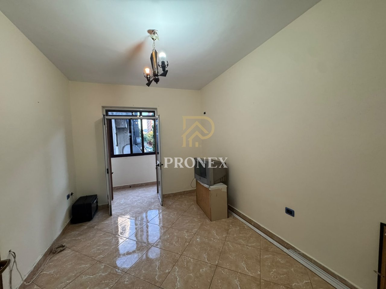 Ufficio, 2+1, in affitto, Via Kavaja, - 80.000 Leke