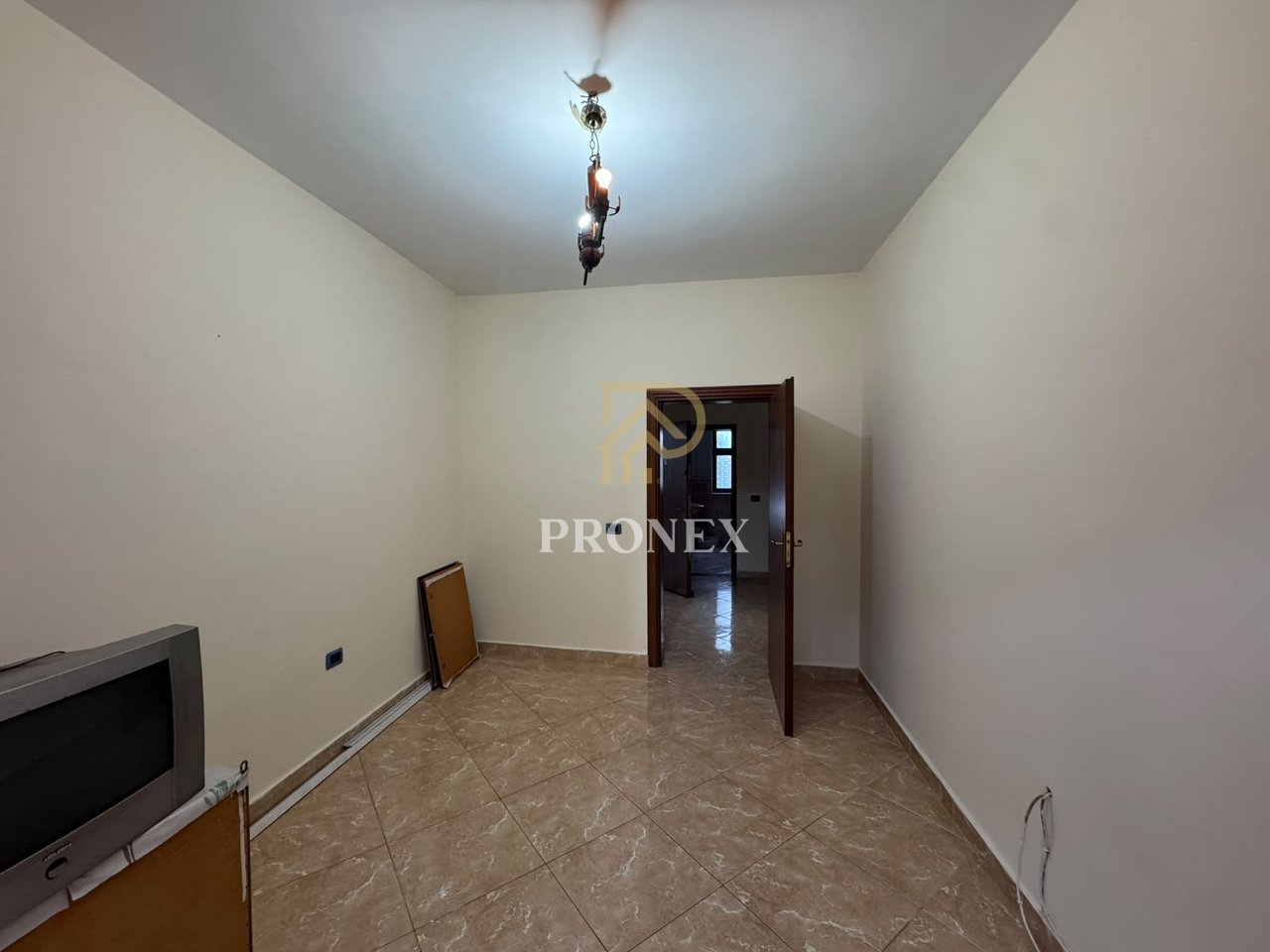 Ufficio, 2+1, in affitto, Via Kavaja, - 80.000 Leke