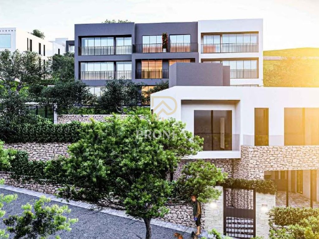 Shitet vile elitare tek Calm View Residence prane Farkes