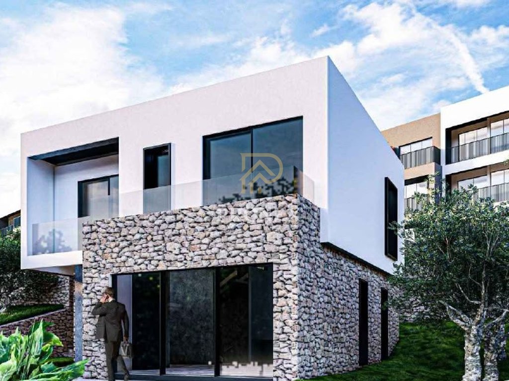 Shitet vile elitare tek Calm View Residence prane Farkes
