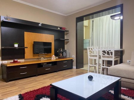 Jepet me qera apartament 2+1 tek Mine Peza!