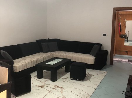 Jepet  apartament 2+2+2 me qera  Rruga Kongresi i Tiranes ,Mine Peza!