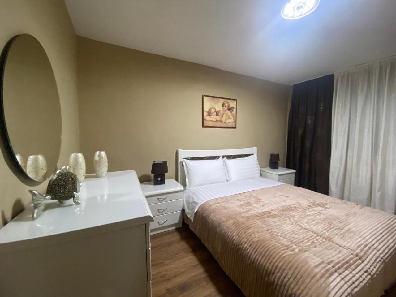 Jepet me qera apartament 2+1 tek Mine Peza!