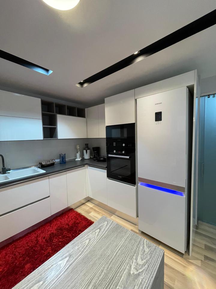 🏡Affittasi appartamento 2+1 in Via Sulejman Pasha, Mine Peza!