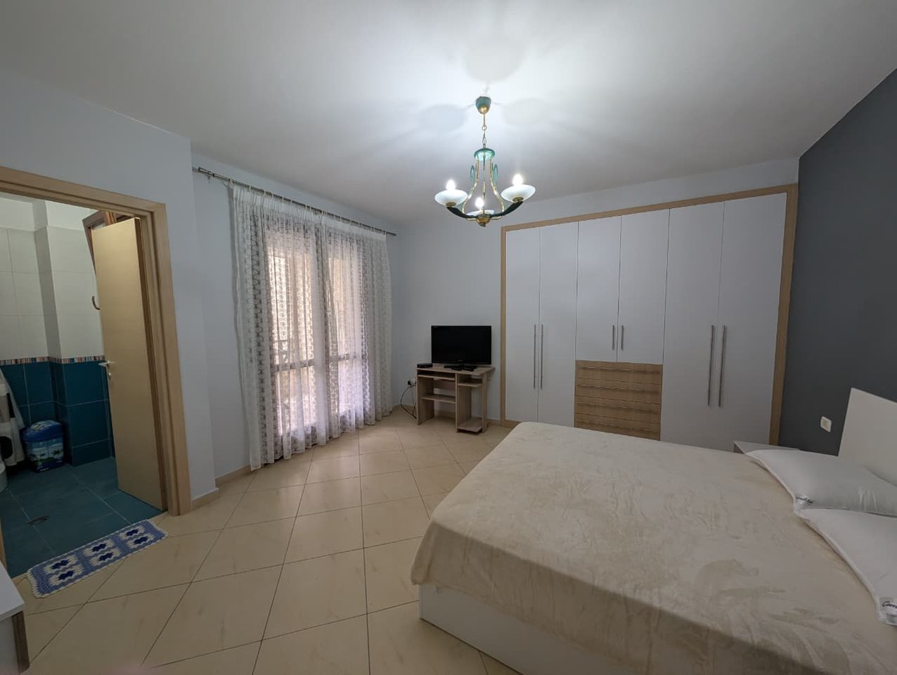Jepet me qera apartament 2+1+🅿Rruga Selita e Vjeter,Kopshti Botanik