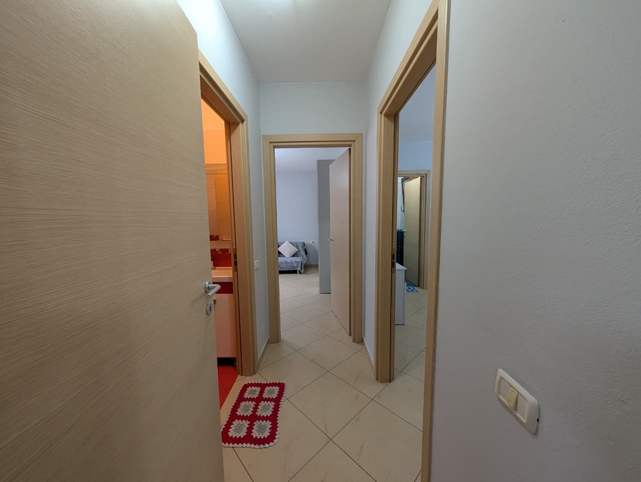 Jepet me qera apartament 2+1+🅿Rruga Selita e Vjeter,Kopshti Botanik
