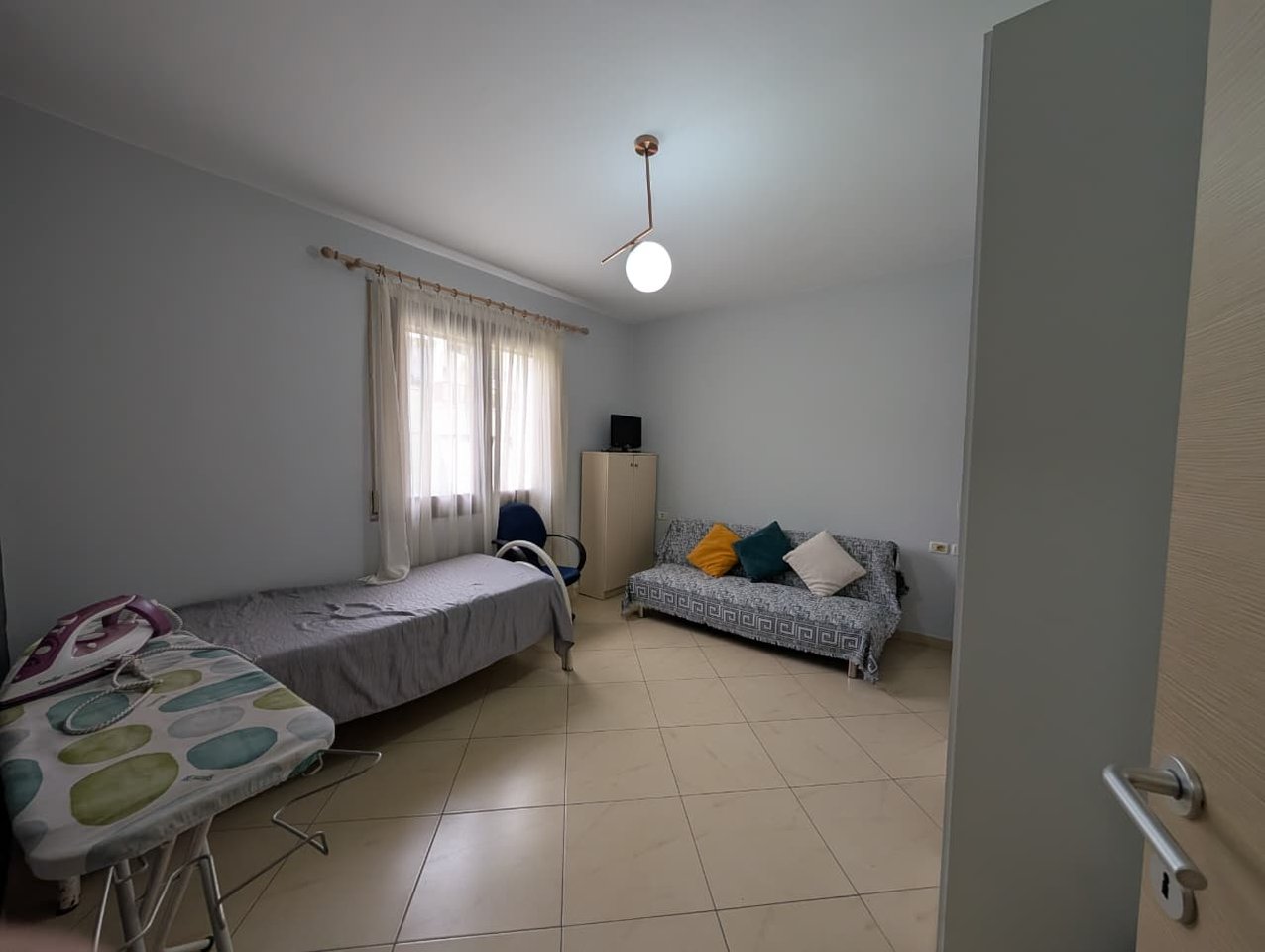 Jepet me qera apartament 2+1+🅿Rruga Selita e Vjeter,Kopshti Botanik