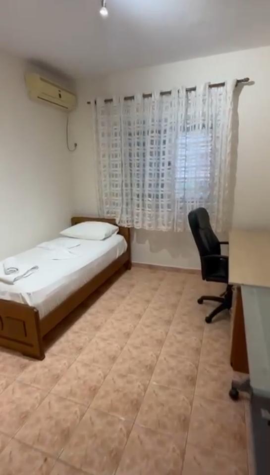 A 3+1+2T apartment is for rent near the Ballet School.