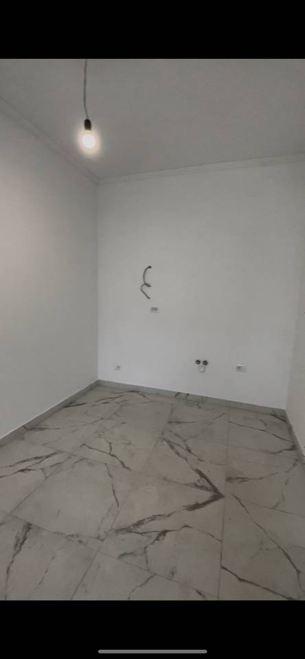 Jepet me qera apartamenti 1+1 ,tek Univers City!