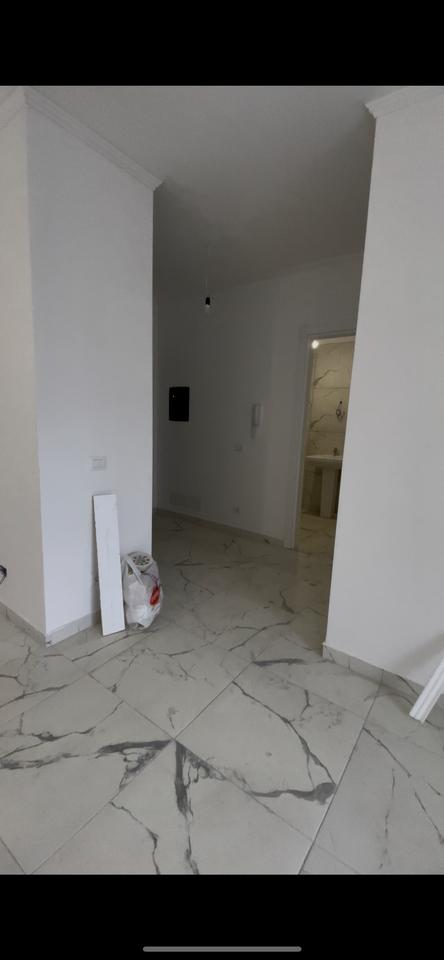 Jepet me qera apartamenti 1+1 ,tek Univers City!