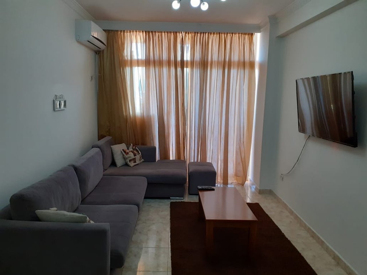 Jepet  me qera apartament 2+1+2 Astir, tek Pallatet Fratari!