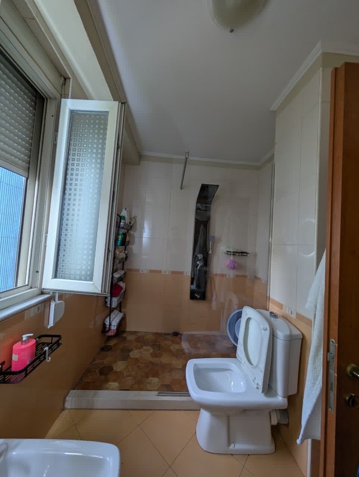 Jepet me qera apartament 2+1 Tek Ish Ekspozita