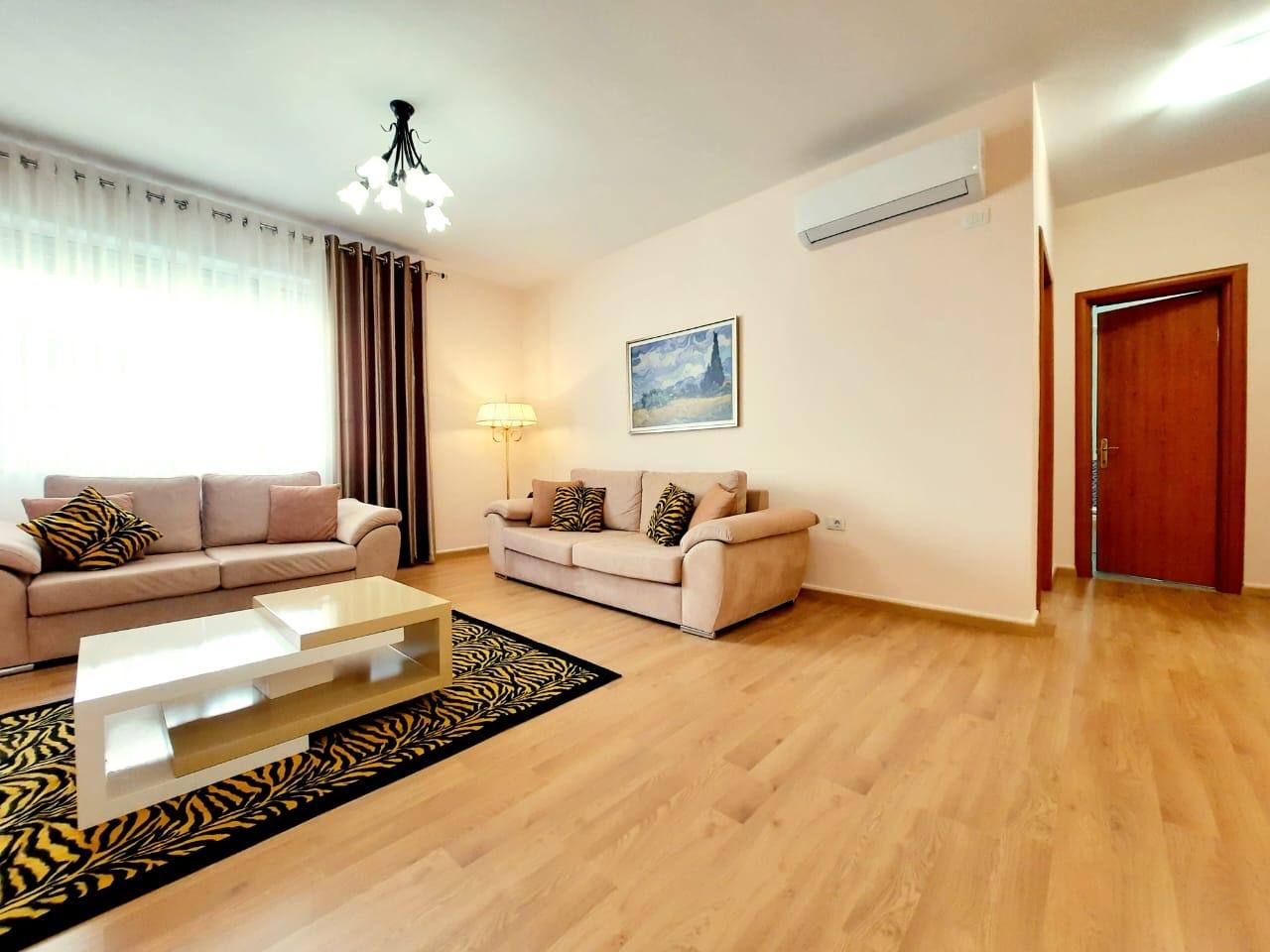 For rent: 2+1+2 apartment with parking at the Zoological Garden.