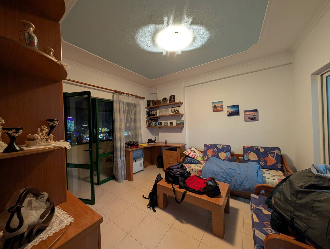 Jepet me qera 2+1+2 tek Tajvani