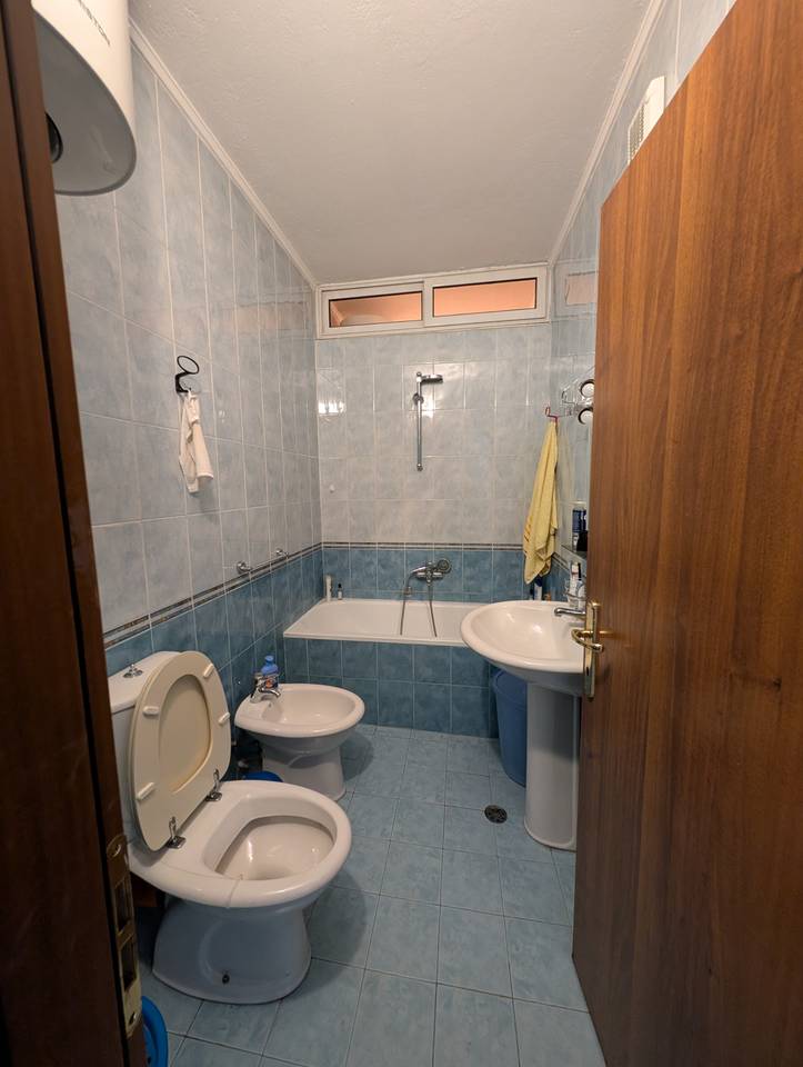 Jepet me qera 2+1+2 tek Tajvani