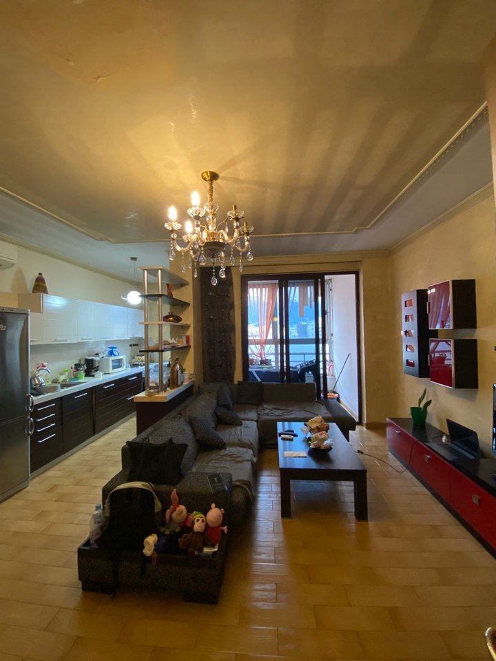 Appartamento in affitto 2+1+2 bagni + 2 balconi!