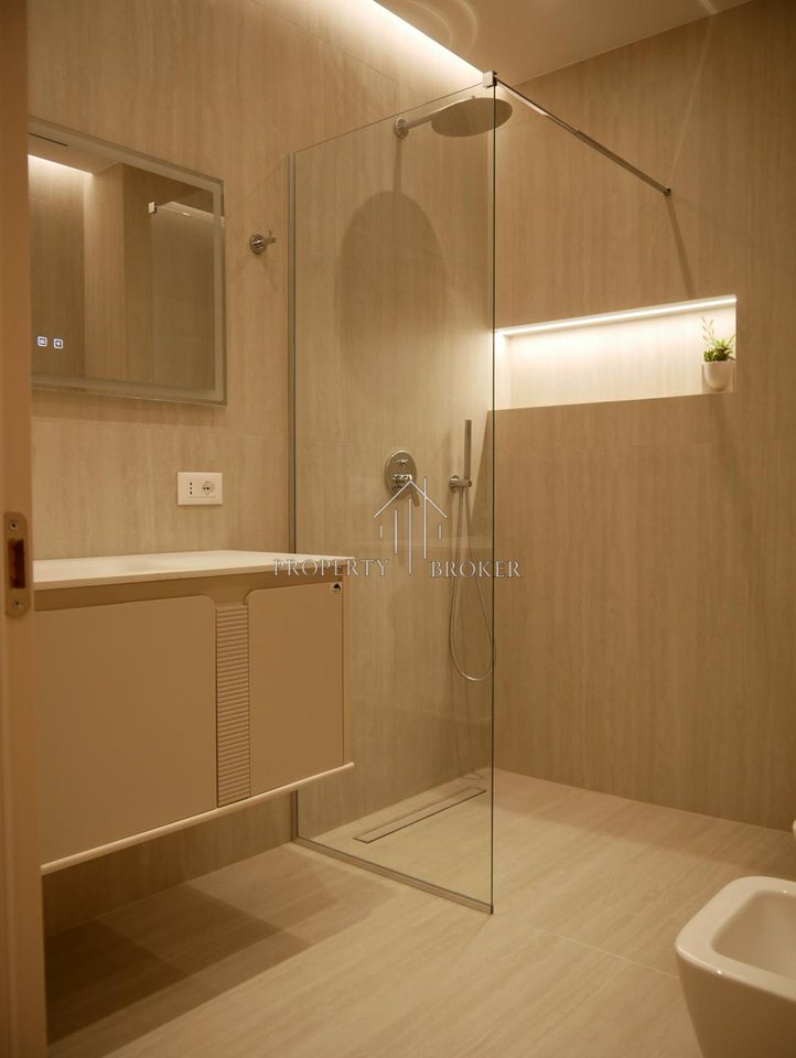 Business space near Air Albania Stadium (2+1+2+parking space)