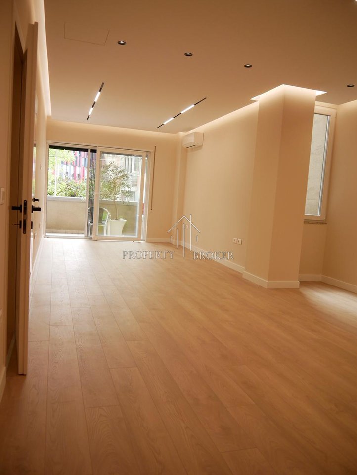 Business space near Air Albania Stadium (2+1+2+parking space)