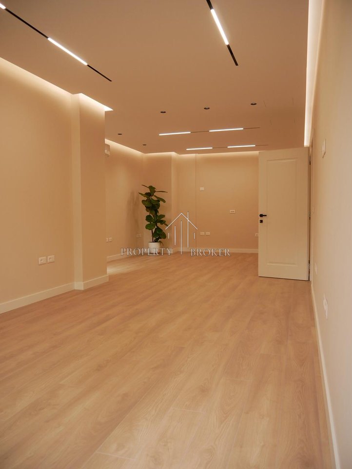 Business space near Air Albania Stadium (2+1+2+parking space)