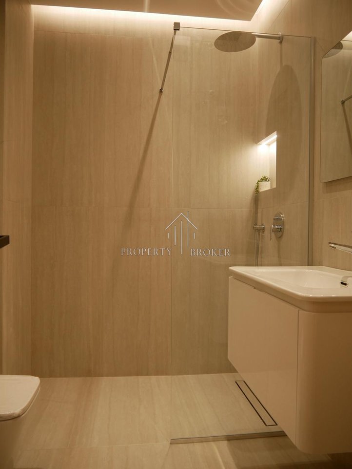 Business space near Air Albania Stadium (2+1+2+parking space)