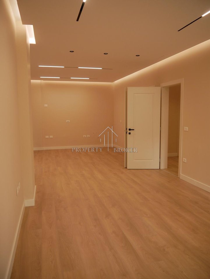 Business space near Air Albania Stadium (2+1+2+parking space)