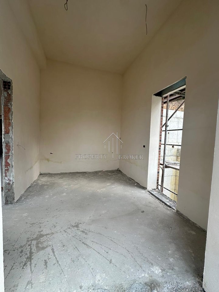 Shitet apartament 2+1+Verande,Rruga e Dashurise,Kodra e Diellit!