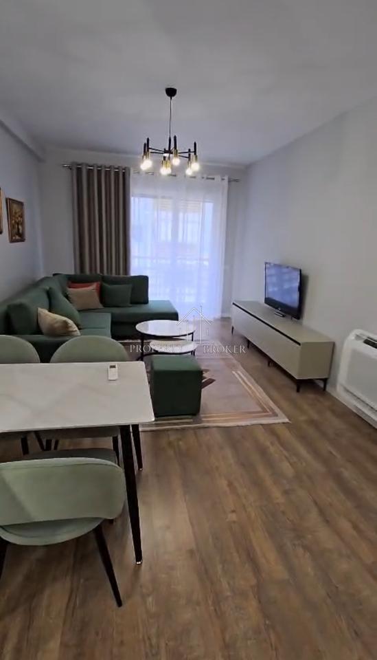 Jepet me qera apartament 1+1+post parkimi i perfshire Rruga Dritan Hoxha, Pallati E-88