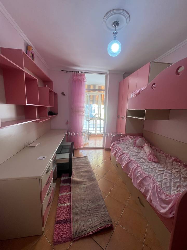 Jepet me qera apartament 2+1  tek Rruga Eshref Frasheri,Don Bosko!