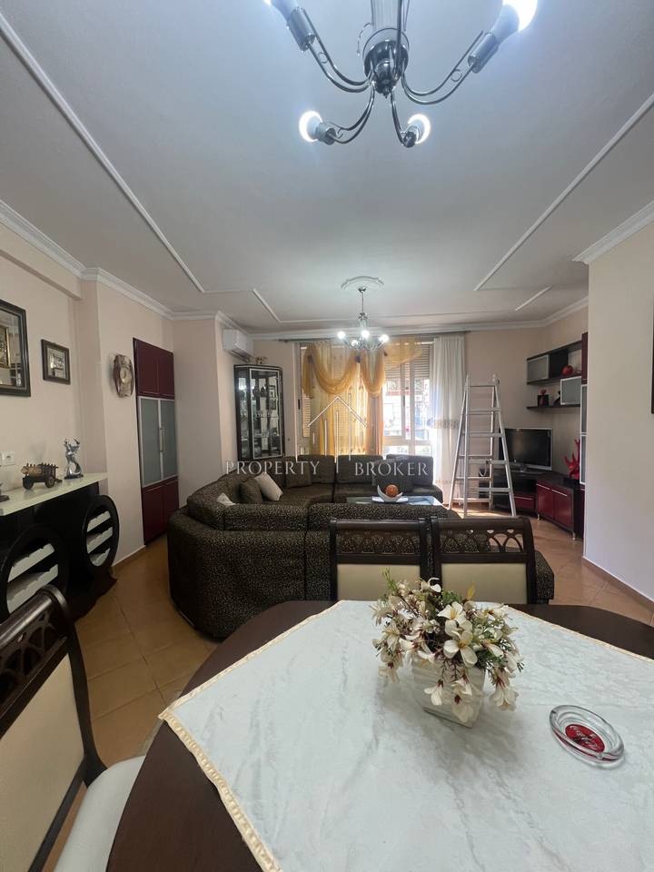 Jepet me qera apartament 2+1  tek Rruga Eshref Frasheri,Don Bosko!