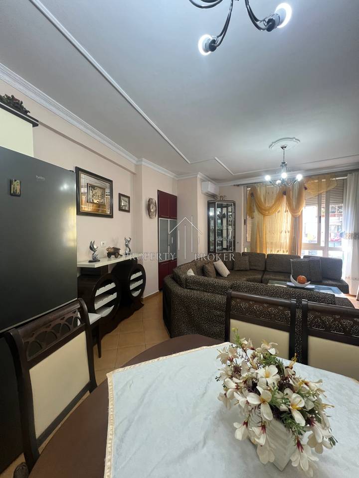 Jepet me qera apartament 2+1  tek Rruga Eshref Frasheri,Don Bosko!